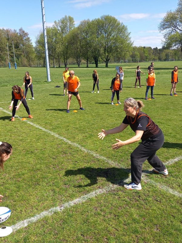animation_atelier_team_building_cohesion_groupe_salarie_entreprise_rugby